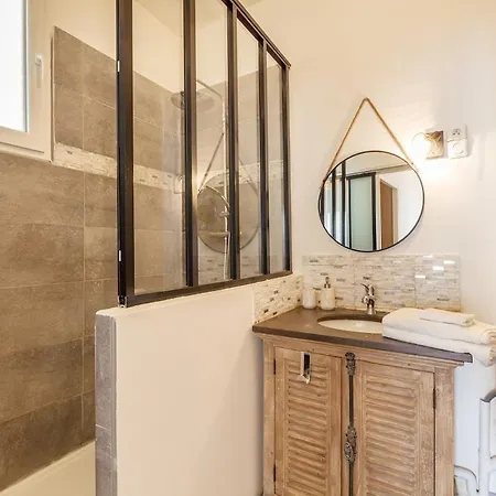 Spacious & Bright - Location Apartment Toulon