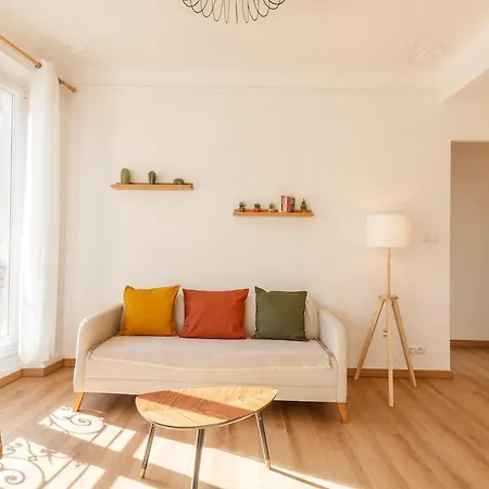 Spacious & Bright - Location Apartment *